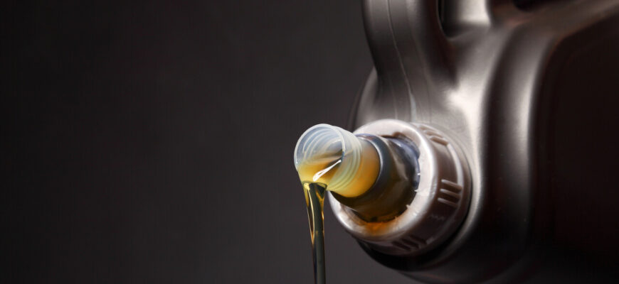 Як ефективно вивести машинне масло з одягу: прості способи Як ефективно вивести машинне масло з одягу: прості способи