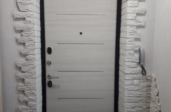 Як обклеїти вхідні двері: найкращі матеріали та ідеї для дому