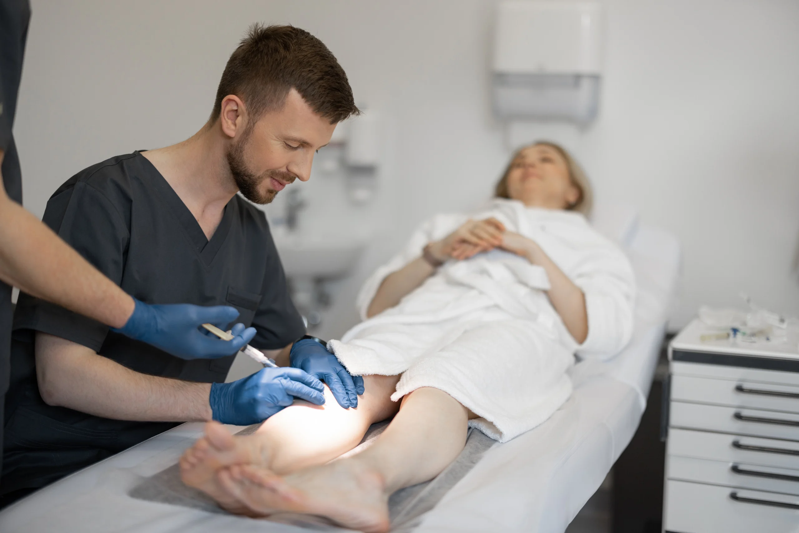 Шишки після уколів на сідницях: можливі причини, наслідки та ...