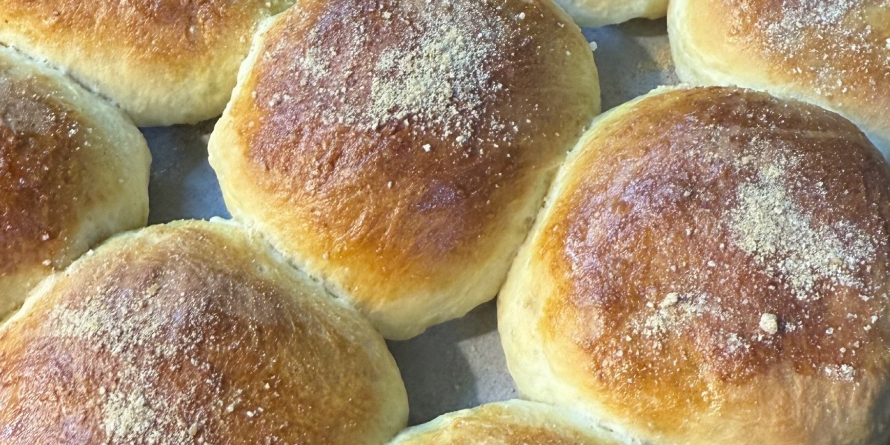 Пиріжки як у бабусі — рецепт на дріжджовому тісті з вишнями