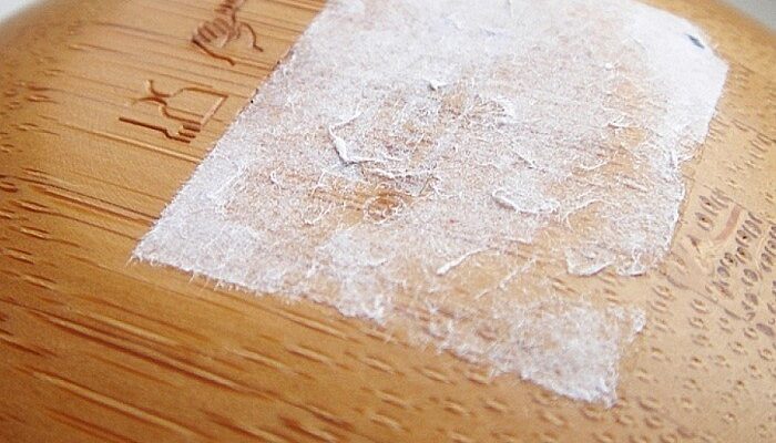 Як швидко та безпечно зняти наклейку з одягу: покрокова інструкція