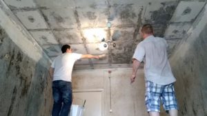 Чим почистити побілену білу стіну перед поклейкою шпалер: як змити ...