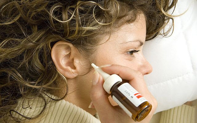 Як швидко зняти біль у вусі вдома: ефективні методи та поради