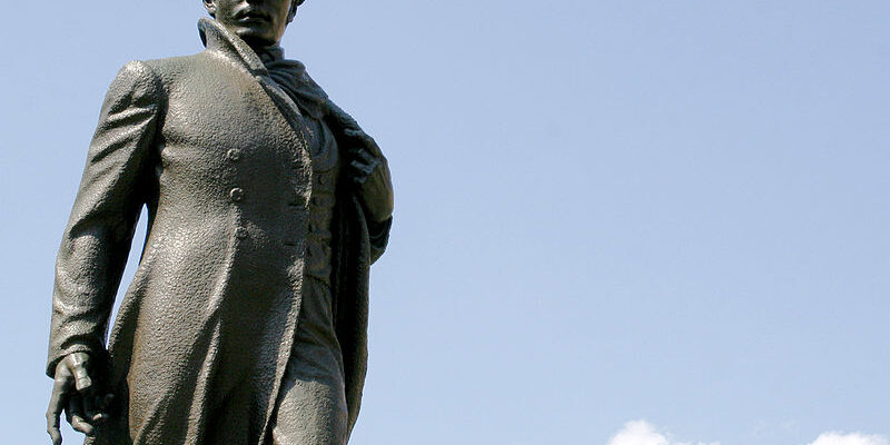 Аналіз вірша І досі сниться: під горою – символіка та значення