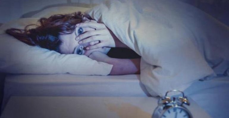 Чому нам сняться померлі: символіка та значення сновидінь про небіжчиків