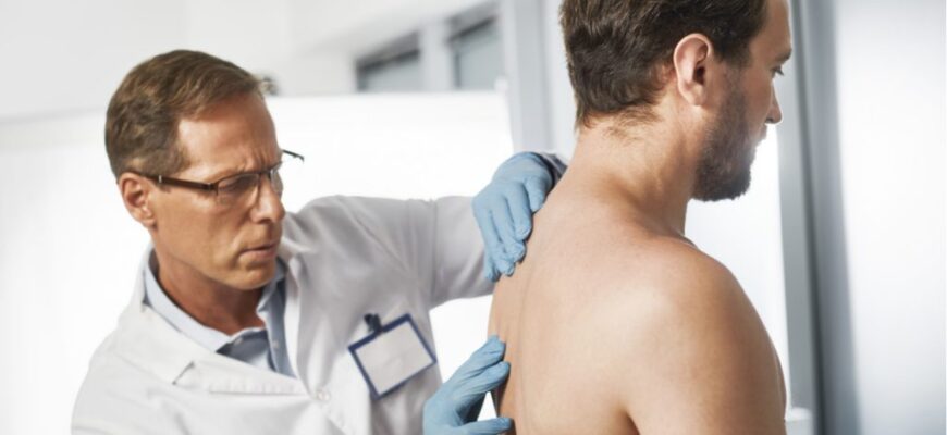 Чи дозволено робити масаж при протрузії: поради та застереження