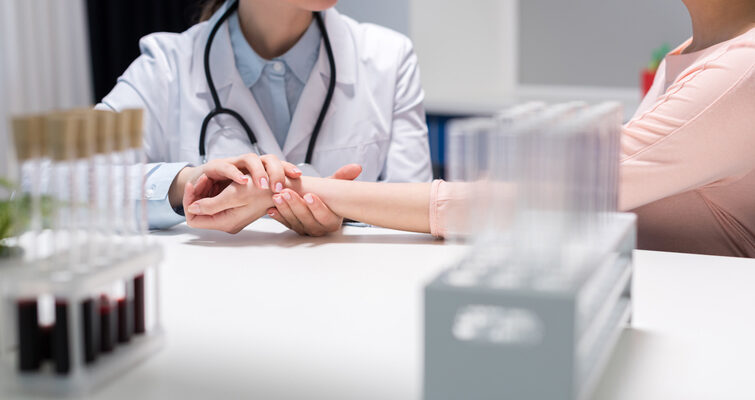 Чи дозволено вживати медикаменти перед здачею аналізу крові?