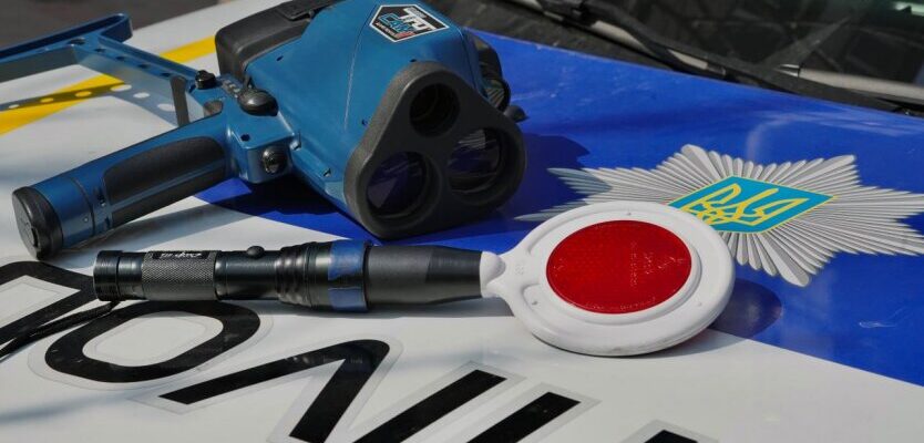 «Чи має право поліція зупиняти водіїв в нічний час: що треба знати»