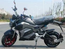 Чи потрібні права для керування скутером в Україні у 2023 році?