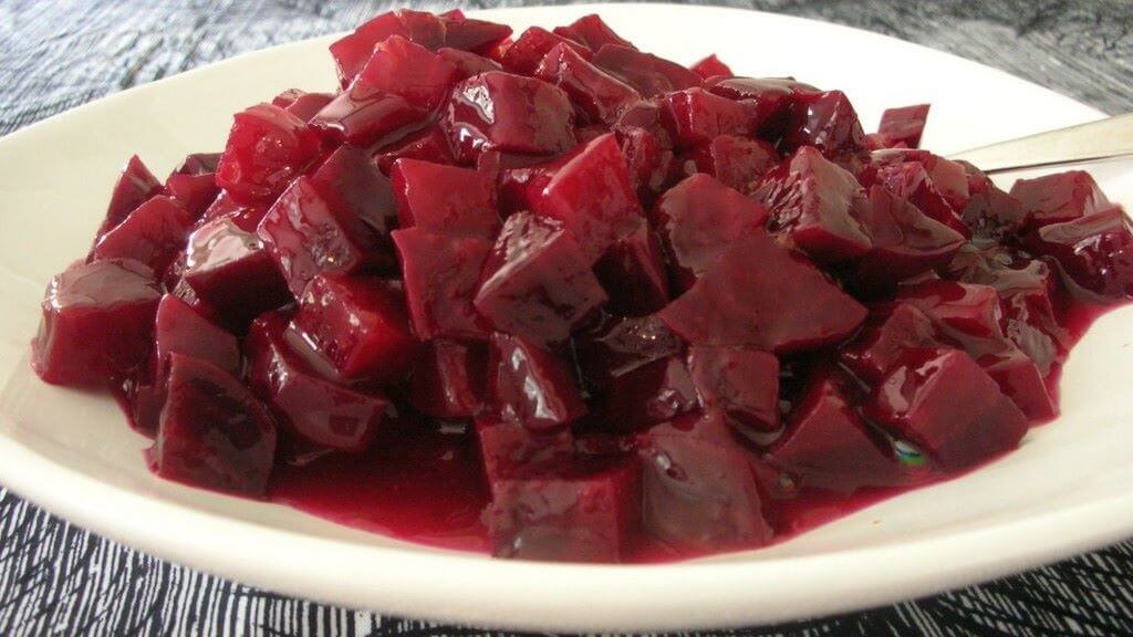 Чим корисний червоний буряк: причини їсти його частіше | Ізюм ...