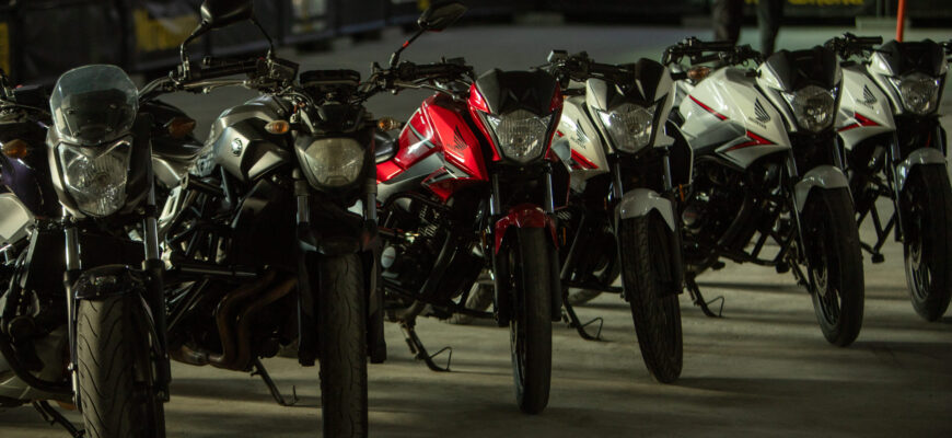 До чого сниться їхати на мотоциклі: тлумачення сновидінь і значення