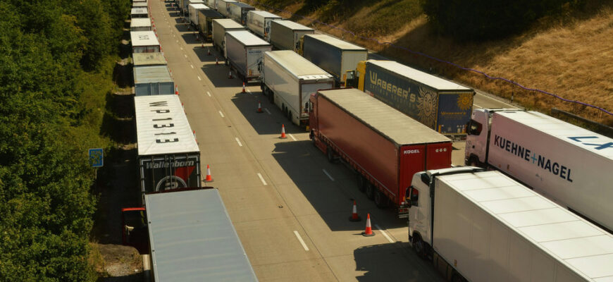 До чого сниться їсти кавун: значення сну та тлумачення символів