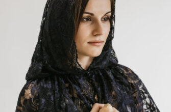 До чого сниться хустка на голові: тлумачення снів та значення символу