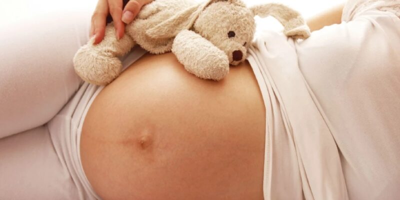 До чого сниться народження дитини незаміжній дівчині: значення сну