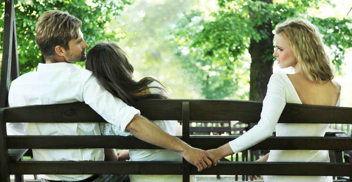 Чоловік зраджує уві сні: до чого таке сновидіння | Коментарі Україна