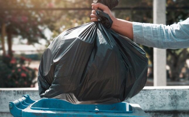 До чого сниться викидати сміття: аналіз сновидінь та їх значення