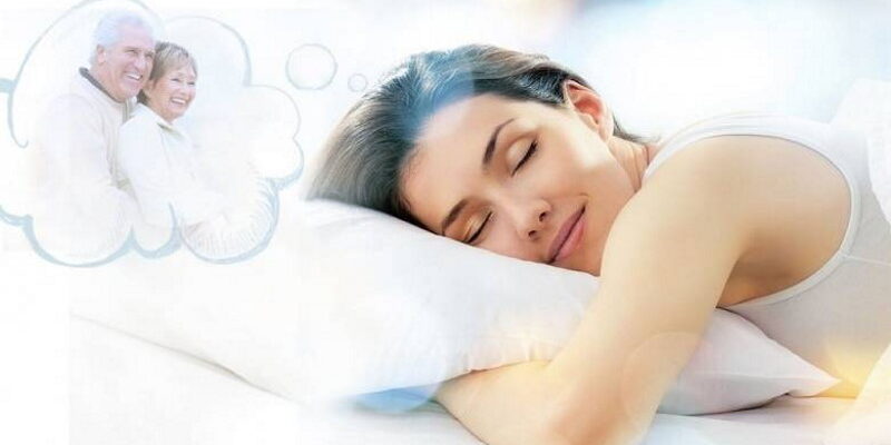 Що означає, коли сниться покійник живим і цілує: розкриття значення снів