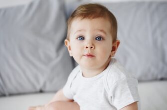 Що повинен вміти робити малюк у 7 місяців: ключові навички розвитку