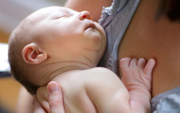 Скільки годин сну потрібно дитині у 3 місяці: поради для батьків Скільки годин сну потрібно дитині у 3 місяці: поради для батьків