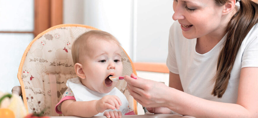 Скільки молока потрібно немовляті в 1 місяць: норми та поради педіатрів