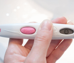 Скільки тривають виділення після пологів: важлива інформація для мам