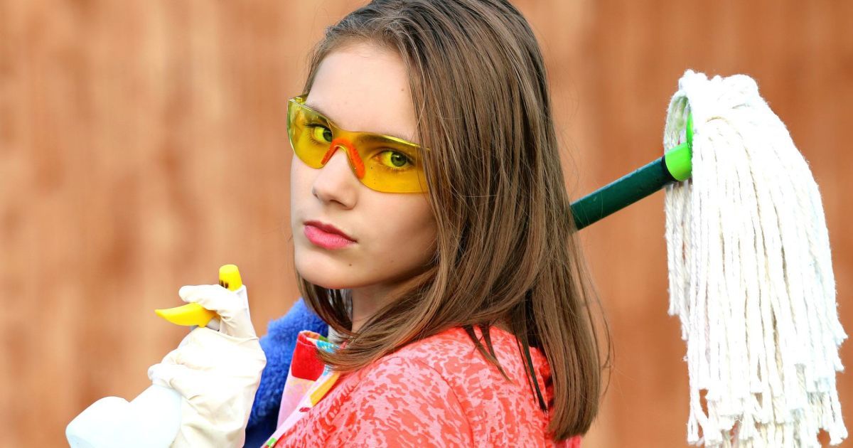 Мити підлогу уві сні: до чого сниться — Різне