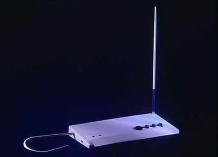 Терменвокс: електромузичний інструмент, що потребує особливих умов роботи