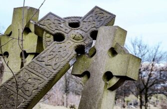 Значення снів: До чого сниться надгробний хрест і його символіка