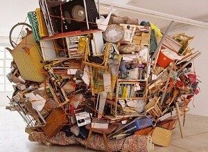 Значення сновидіння: до чого сниться сміття власному домі?