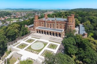 Загадкові Палаци: Історія та Секрети Величних Архітектурних Шедеврів