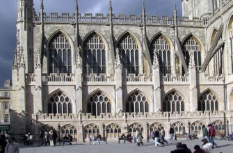 Контрфорс: функції, види та застосування в архітектурі і будівництві