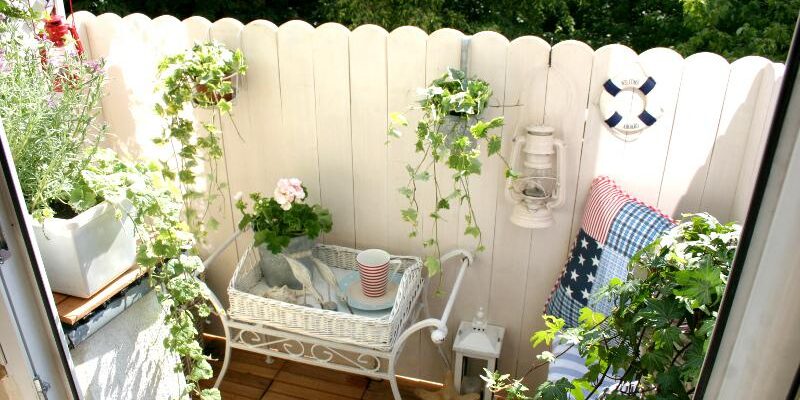 Оформлення відкритого балкону: кращі ідеї та поради для декору