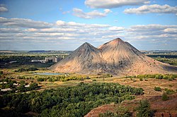 Що таке терикони: визначення, походження та екологічні наслідки