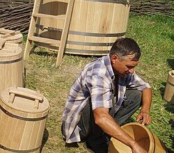 Бондарство в Україні: традиції, техніки та сучасні застосування