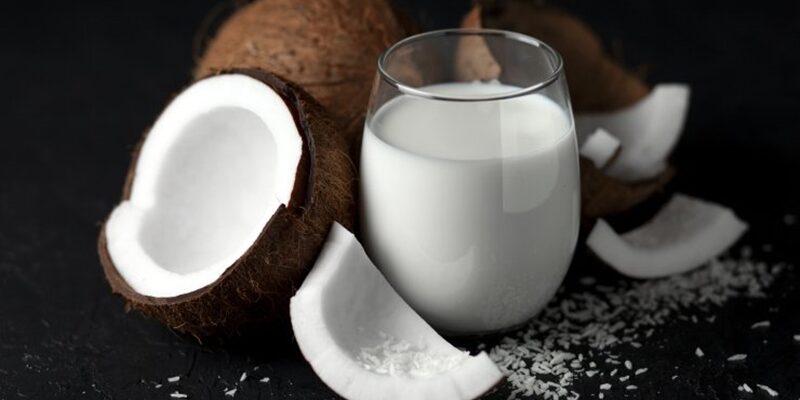 Як легко приготувати домашнє кокосове молоко: покрокова інструкція