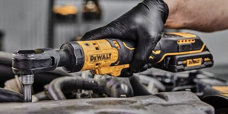 Акумуляторні гайковерти DeWALT: висока якість та надійність